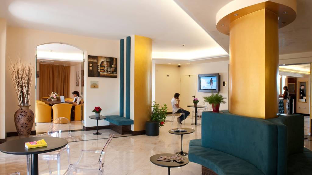 oc-hotel-roma-lobby-003 oc-hotel-roma-lobby-003